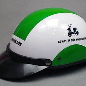 Mũ bảo hiểm in logo quà tặng xe máy điện
