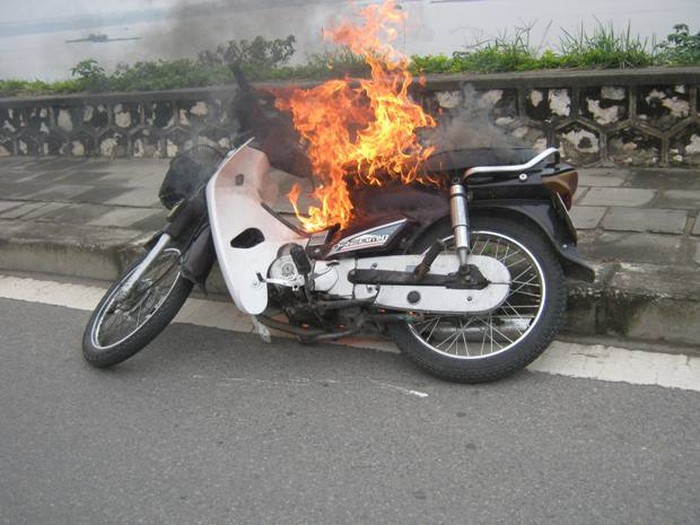 Cháy nổ xe máy